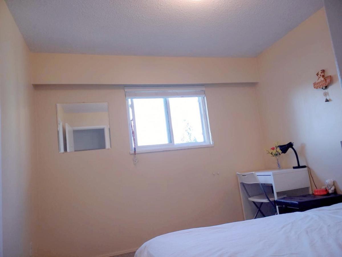 Private Room With Queen Bed In Richmond 202 Exterior foto